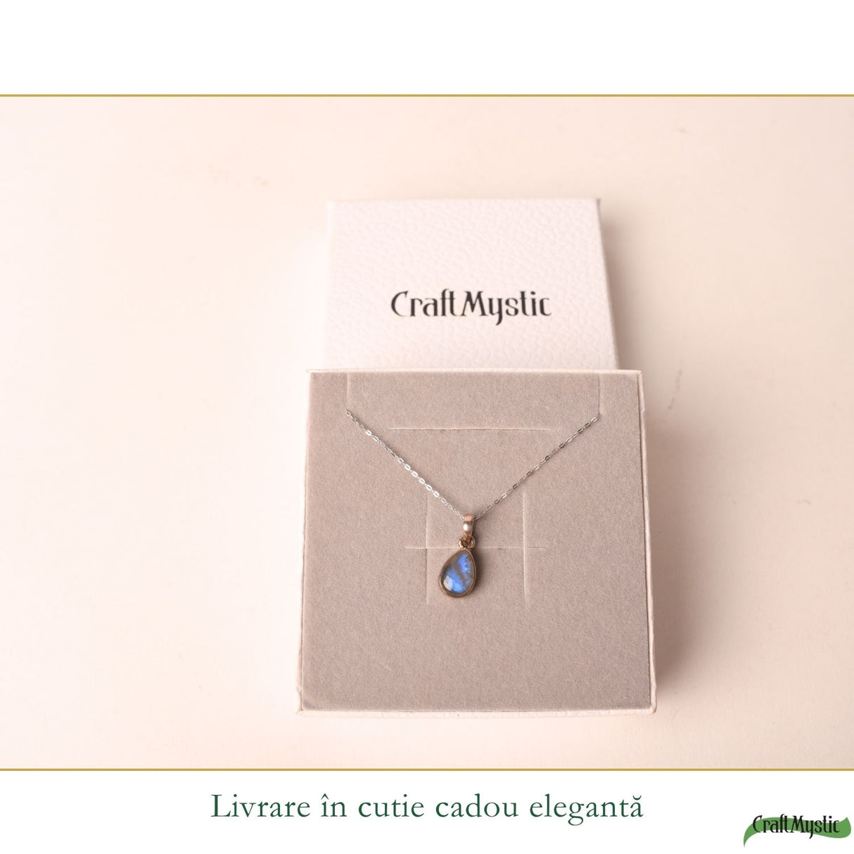 Detaliu colier argint 925 cu Labradorit natural, formă de lacrimă