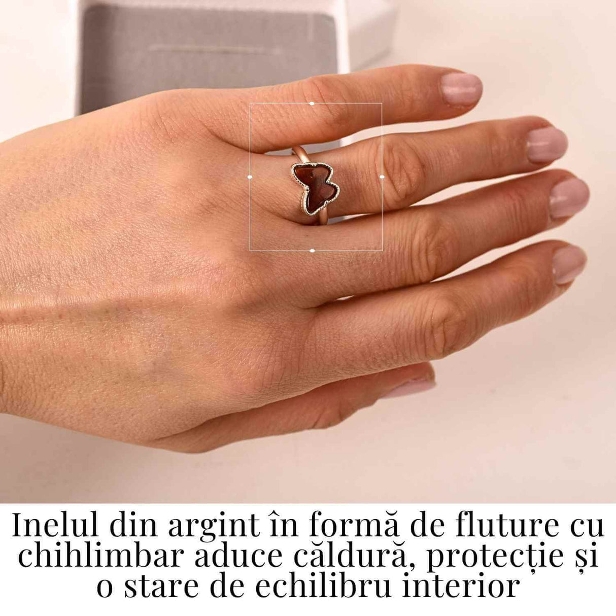 Inel fluture din argint 925 si chihlimbar- Simbol al transformarii blande si al luminii interioare