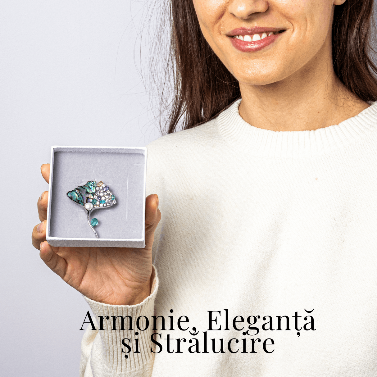 Brosa Scoica Abalone cu Perla Naturala si Zirconia - Armonie si Stralucire