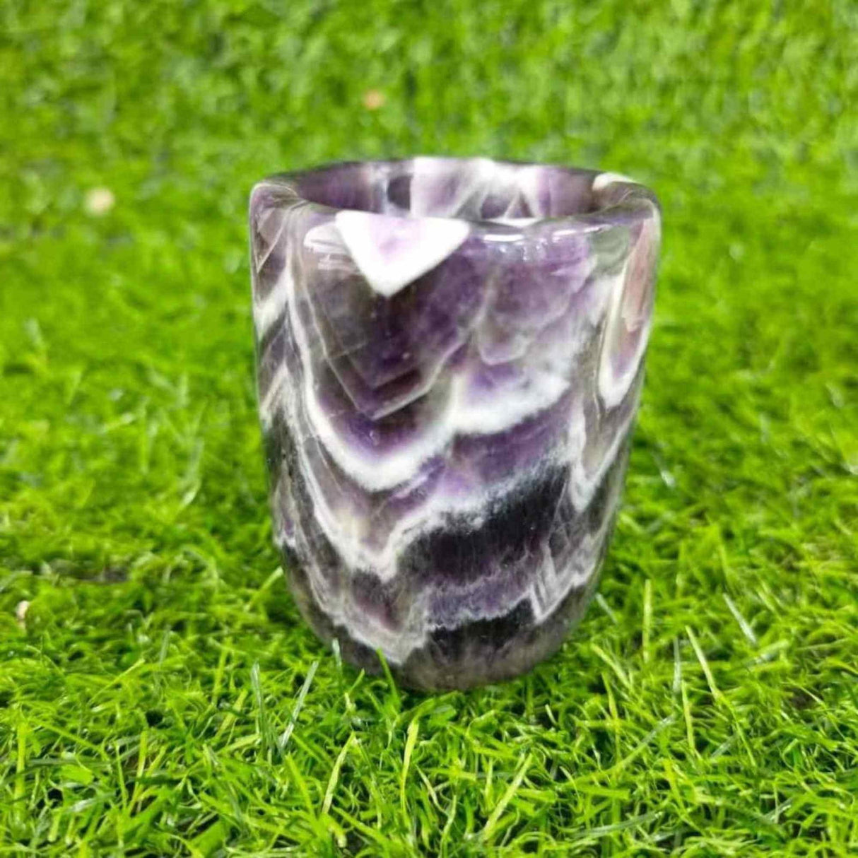 Pahar din Cristal de Ametist Chevron Sculptat Manual Capacitate de 100ml Experienta Spirituala in Fiecare Inghititura