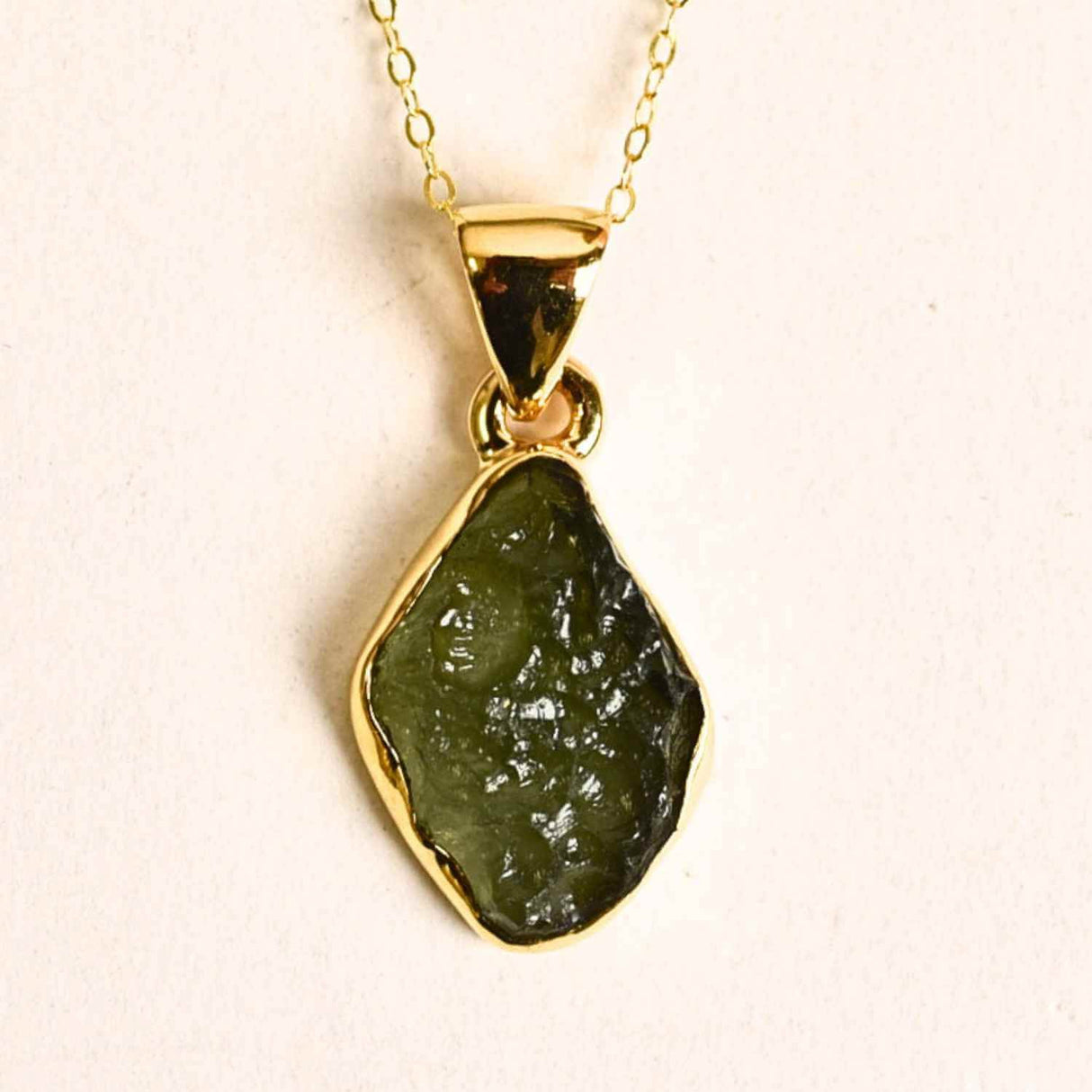 Colier Argint 925 placat cu aur 18k cu Moldavit natural brut 1.99 g - talisman de transformare