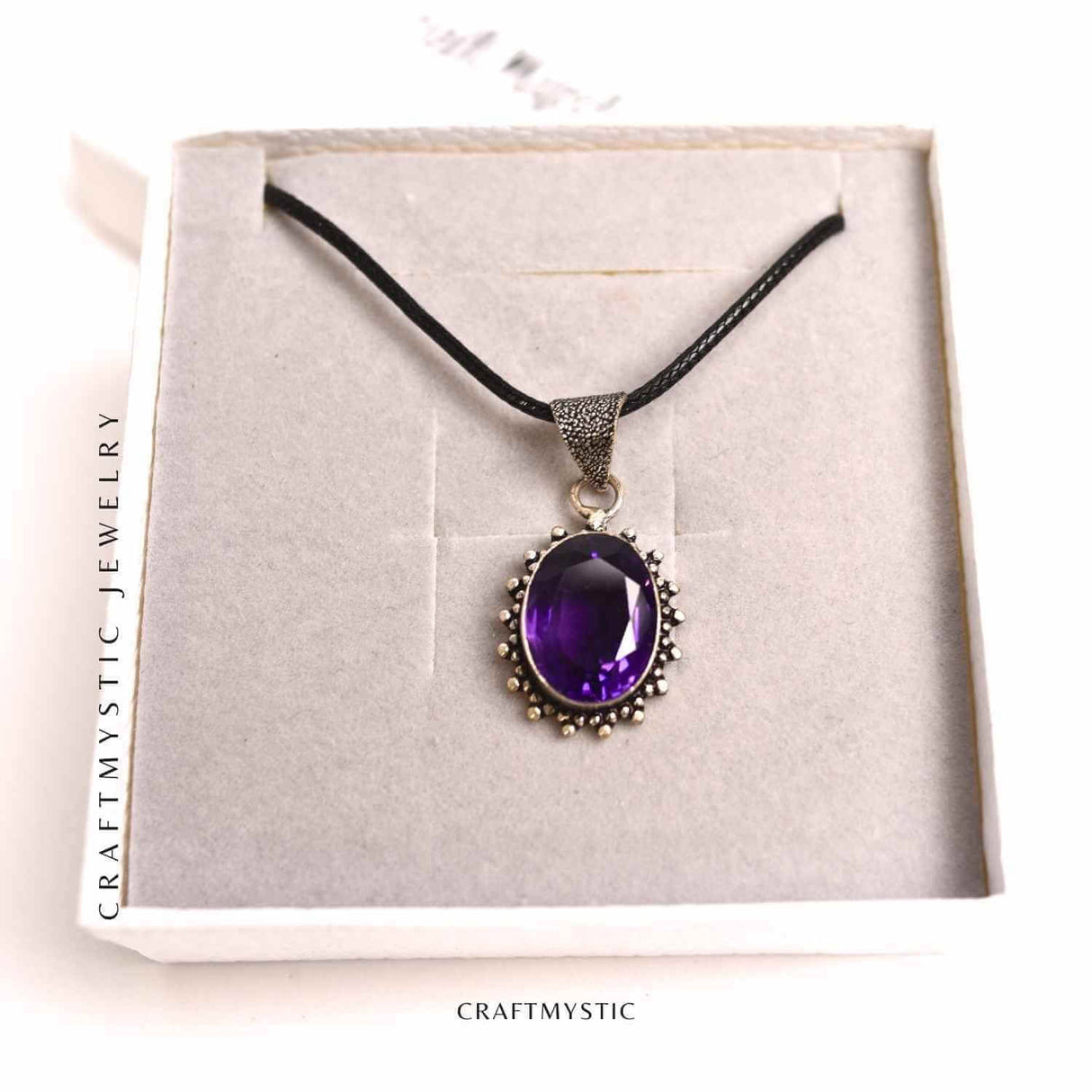 Colier Ametist Fatetat Oval Floare - Eleganta si Calm Interior