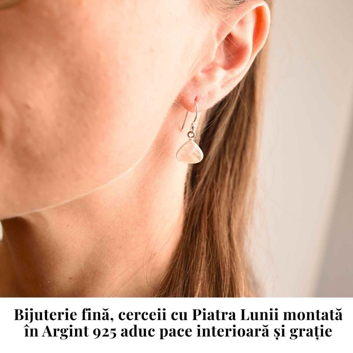 Cercei Argint 925 cu Piatra Lunii Triunghi Rotunjit - Armonie si Intuitie