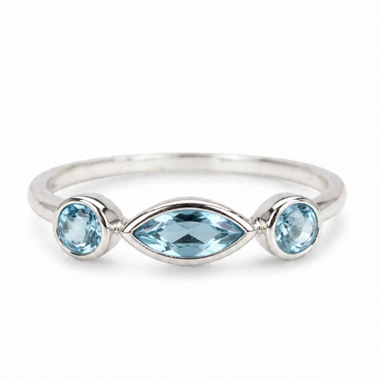 Inel argint 925 cu Topaz Albastru triplu – claritate si echilibru zilnic