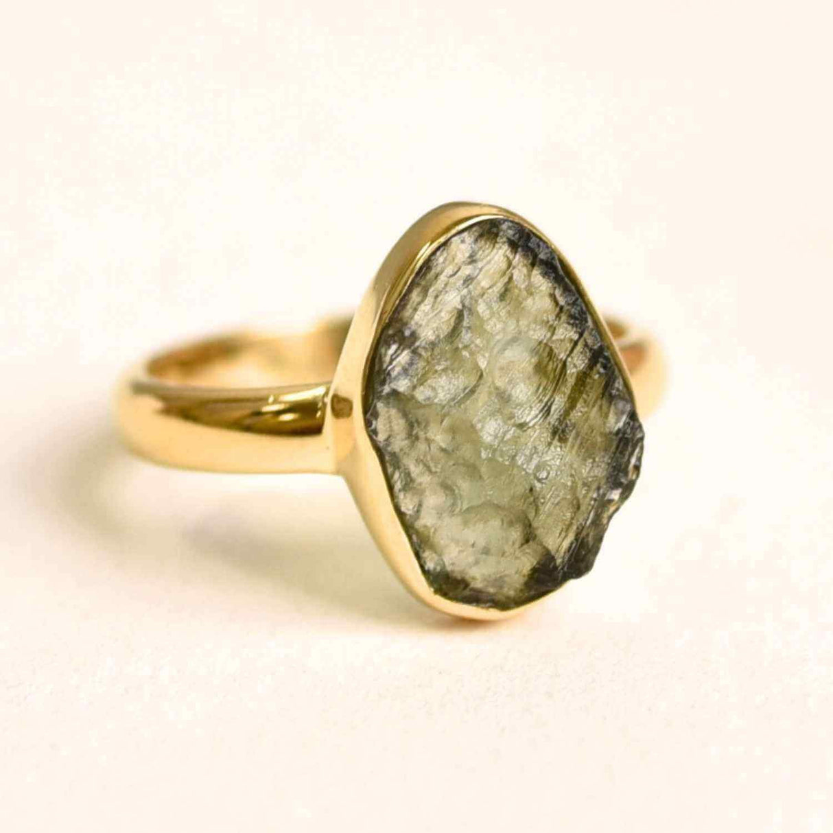 Inel argint 925 placat aur 18k cu Moldavit natural brut Marime 53-54 (EU) / 7 (US) - Piatra transformarii si protectiei