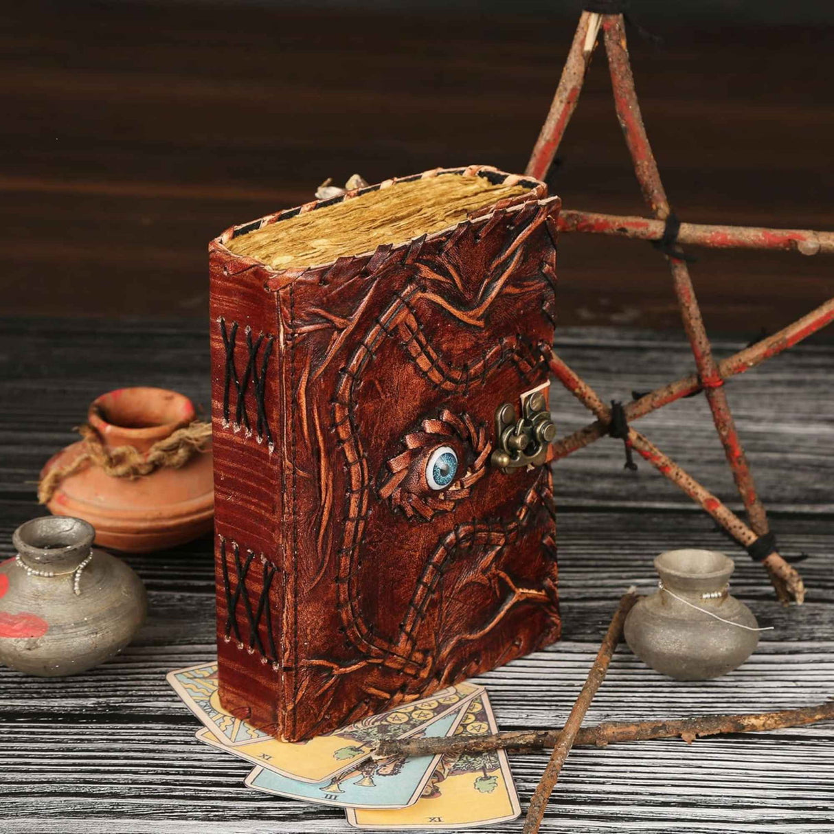 Jurnal Handmade din Piele cu Blocare si Design Carte Hocus Pocus - Hartie Vintage Tip Pergament, Ochiul Al Treilea 190-200 pagini Maro