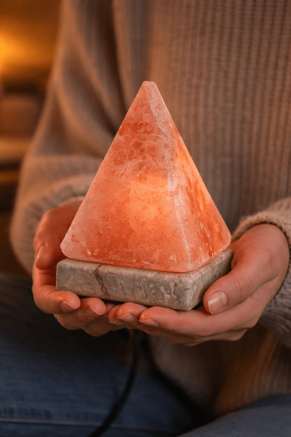 Lampa de Sare din Himalaya Piramidala - Protectie Energetica si Armonie Interioara