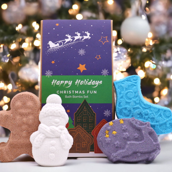 Set bombe de baie Christmas Fun - 4 piese (Gingerbread, Patina, Om de zapada, Ren) - cadoul perfect de Craciun
