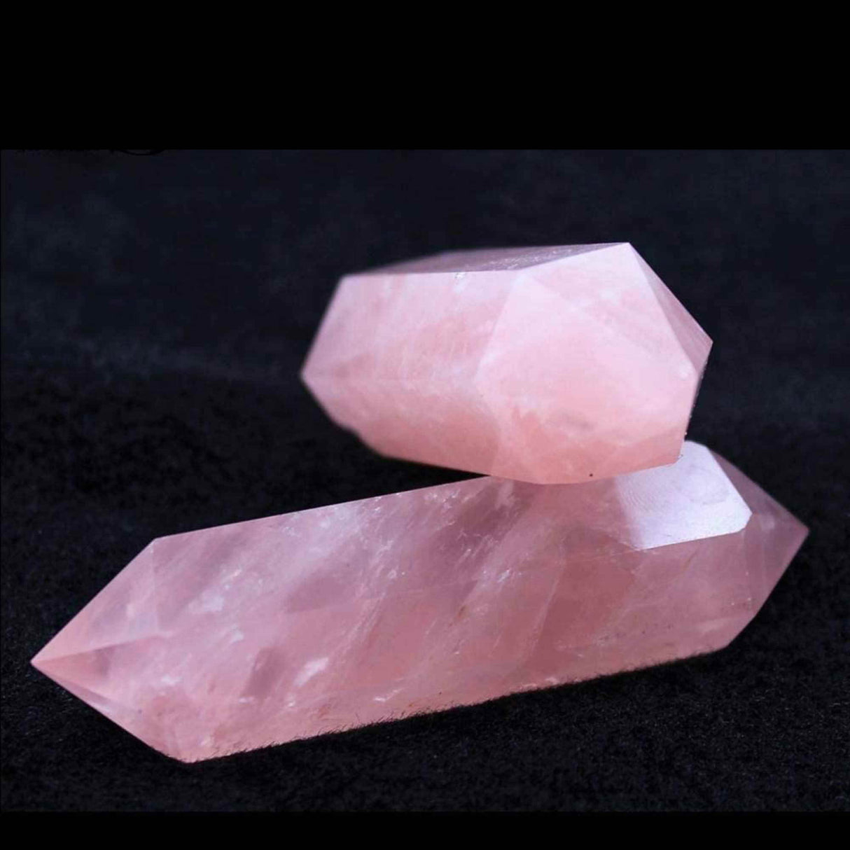Turn Hexagonal Dublu Varf din Cuart Roz inaltime de 7-9 cm - Cristalul iubirii neconditionate si al pacii infinite