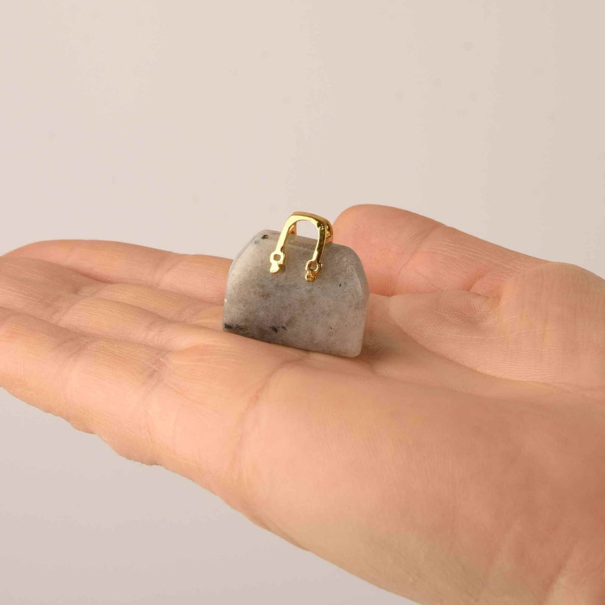 Pandantive 2.5 cm din piatra naturala Jad Polar, in forma de geanta - Accesorii din piatra pentru realizarea de bijuterii, cercei, colier