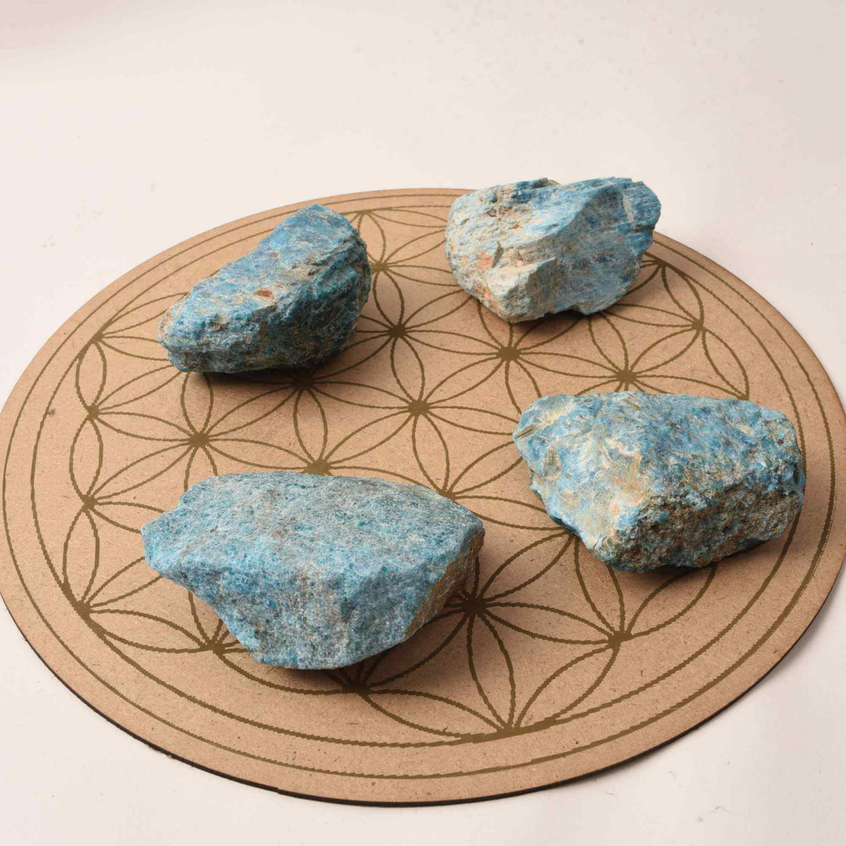 Piatra Bruta Naturala din Apatit Albastru - Diferite Dimensiuni