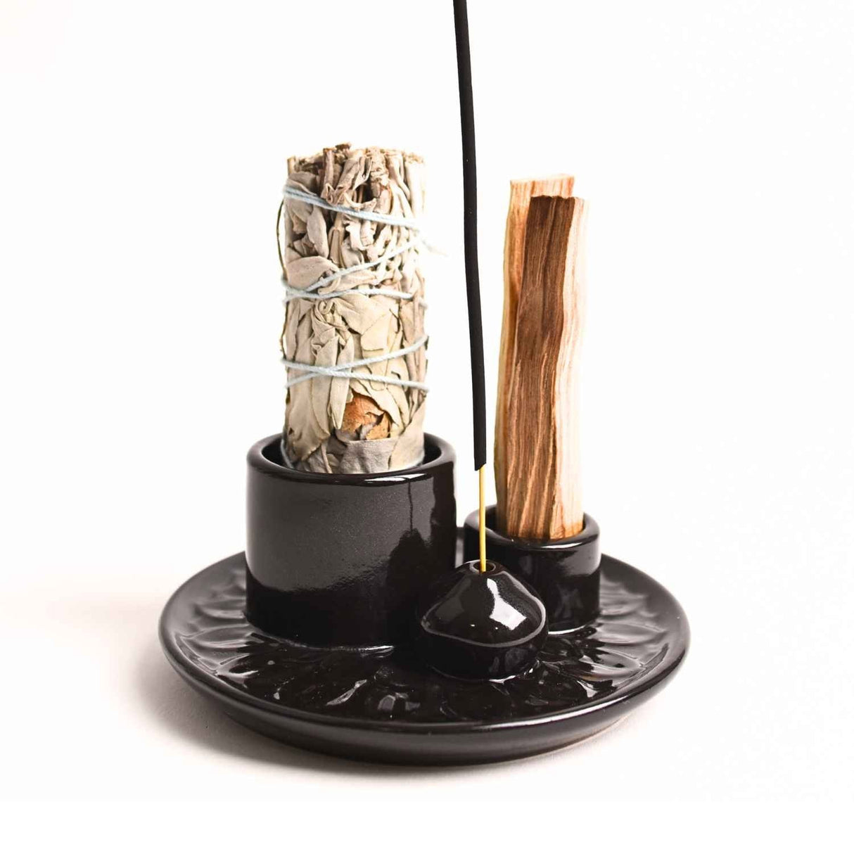Kit de Purificare Completă — Salvie, Palo Santo, Bețișoare și Suport