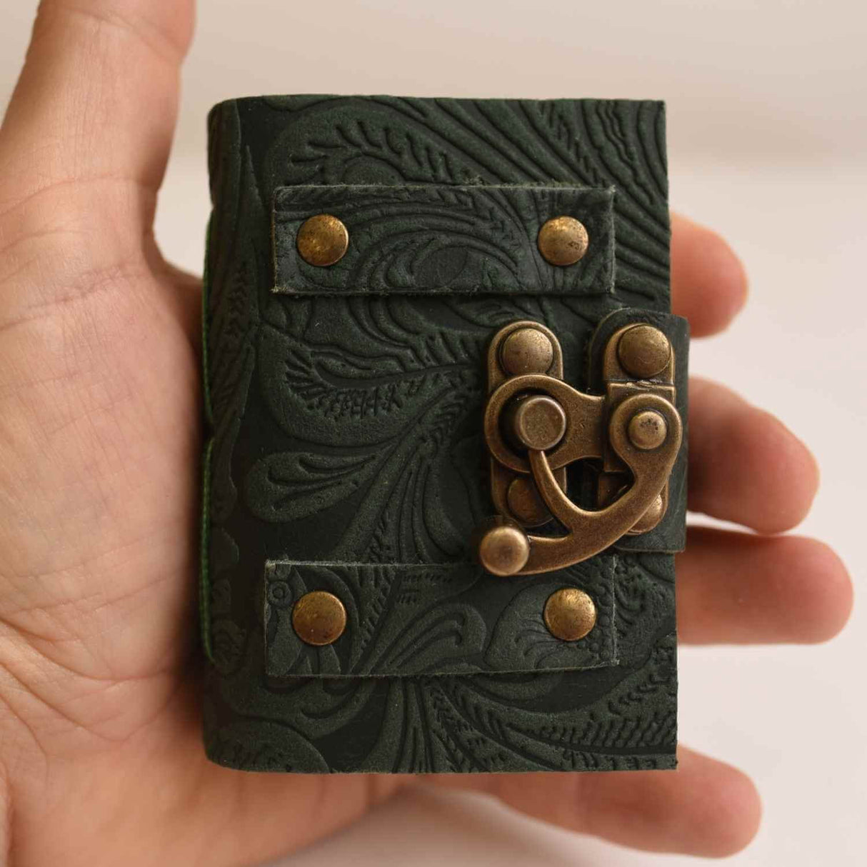 Talisman pentru Ganduri – Mini Jurnal Verdecu Coperta din Piele