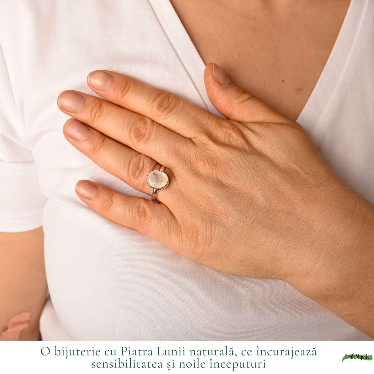 Inel Argint 925 cu Piatra Lunii Natural Fatetata Oval – Intuitie si Armonie