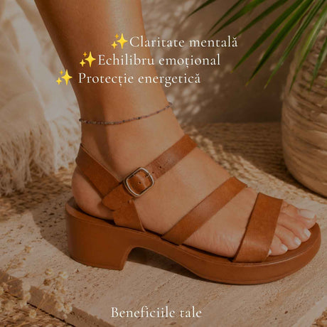 Brățară de picior cu Fluorit natural, purtată pe gleznă
