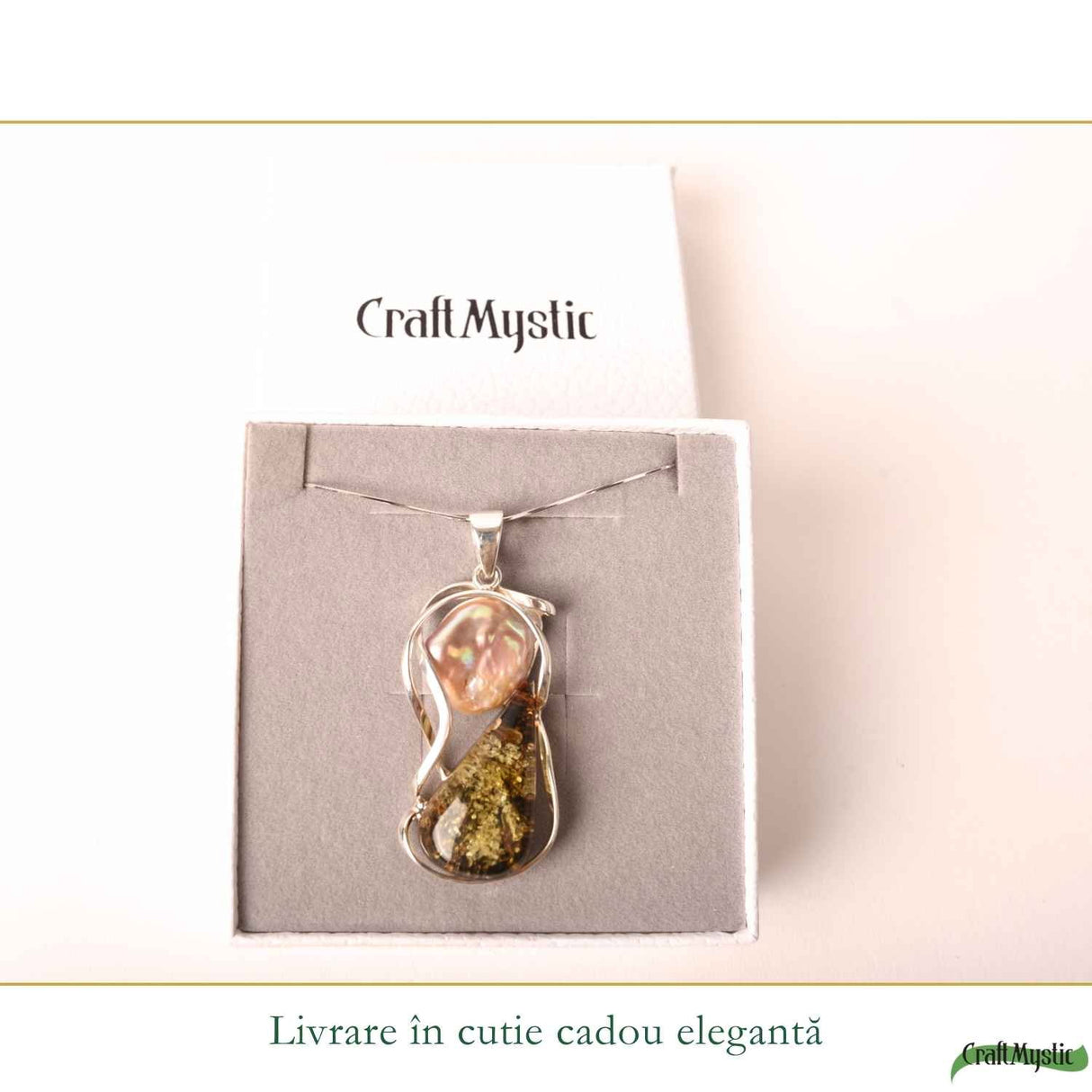 Colier Argint 925 cu Chihlimbar Rosu Semiluna – Protectie si Energie Feminina