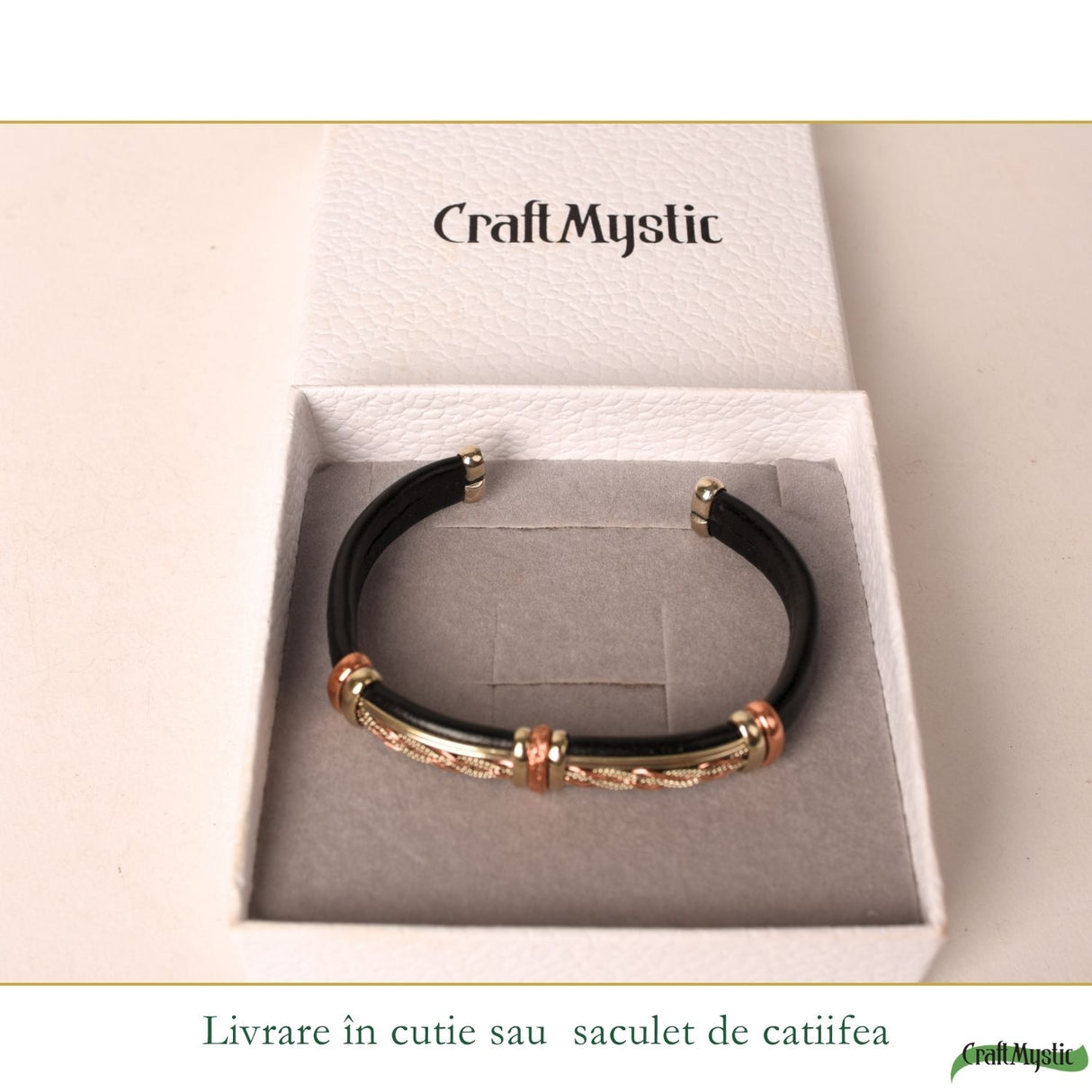 Detaliu cupru pe brățara masculină