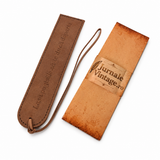 Semn de carte din piele naturala cu mesaj gravat – cadou elegant pentru iubitorii de carti