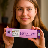 Betisoare Parfumate Golden Nag Love Potion - Aroma Atractiei, Magiei si Conexiunii