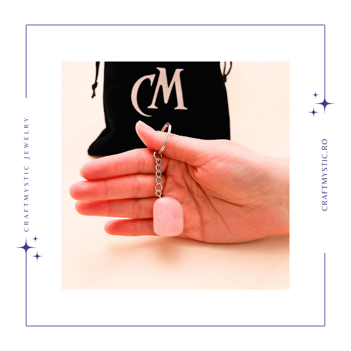 Breloc cu piatra semipretioase de Cuart Roz in forma neregulata 3cm