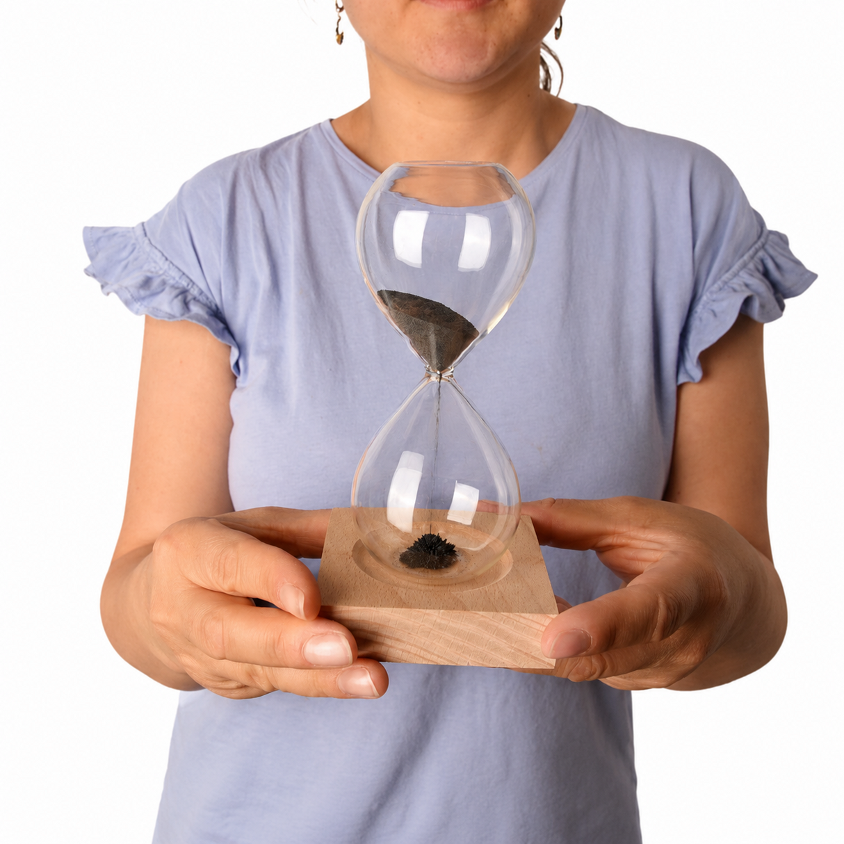 Clepsidra Magnetica cu Particule Metalice si Suport din Lemn – Relaxare si Focus