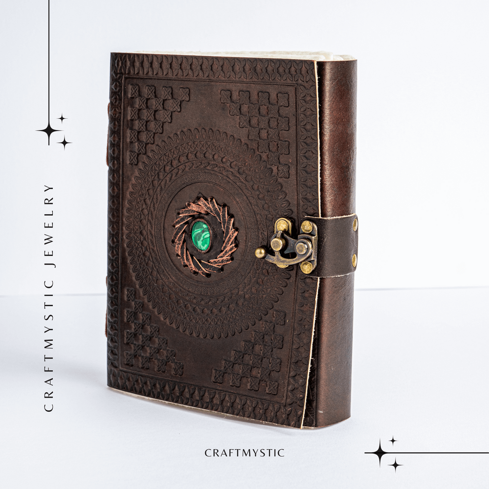 Jurnal din piele naturala cu piatra Malachit hartie bumbac alb – Talisman pentru echilibru si claritate interioara
