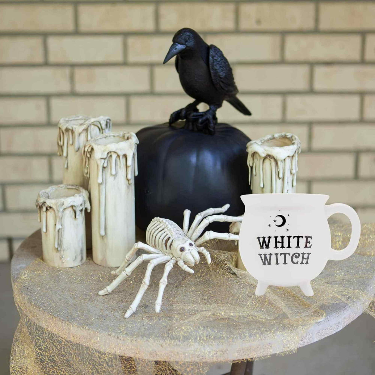 Cana Alba "White witch" in Forma de Ceaun Magic - Inscrisa cu "Vrajitoarea Alba" - Cadoul Perfect pentru Iubitorii de Magie