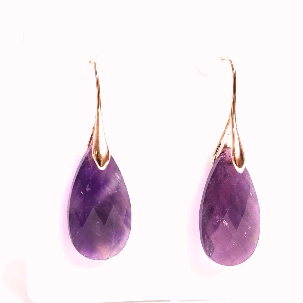 Cercei Aurii eleganti cu Ametist natural Fatetat - Eleganta si Calm Interioar