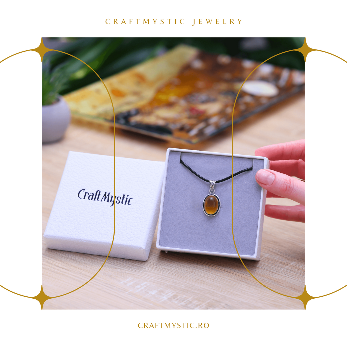 Colier Reglabil cu Pandantiv Oval din Metal Argintiu si Citrin Natural