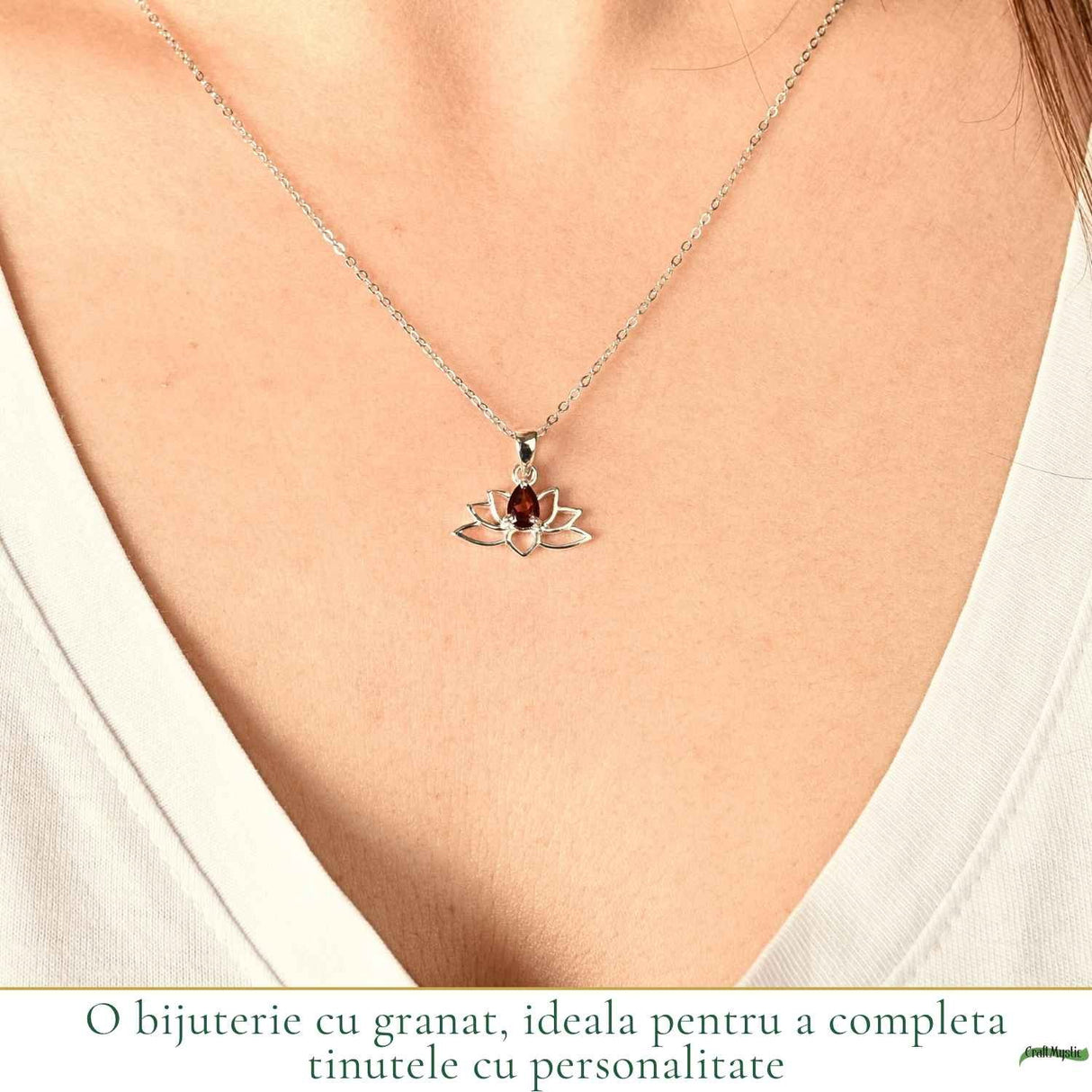 Colier Argint 925 cu Granat Lotus – Energie si Renastere Interioara