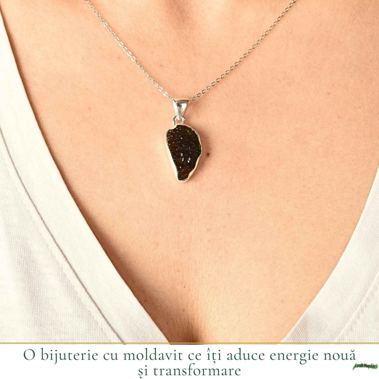 Colier Moldavit Brut Neuniform Argint 925 – Transformare si Claritate Interioara