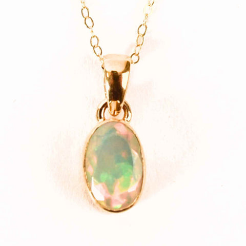 Colier Argint 925 placat cu aur 18K cu Opal Etiopian Fatetat Oval - Lumina Interioara si Armonie Divina