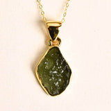 Colier Argint 925 placat cu aur 18k cu Moldavit natural brut 1.99 g - talisman de transformare