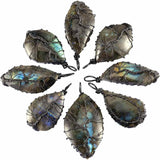 Colier cu pandantiv din labradorit natural pentru barbati si femei - Cristal neregulat lucrat manual, invelit cu sarma model arborele vietii - O piatra semipretioasa pentru meditatie, intuitie, imagin