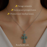 Colier cu Jadeit Natural forma de Cruce si Lant Argint 925 – Armonie, Prosperitate si Eleganta