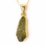 Colier Elegant cu Moldavit Brut si Argint placat cu Aur 18K - Claritate si Intuitie