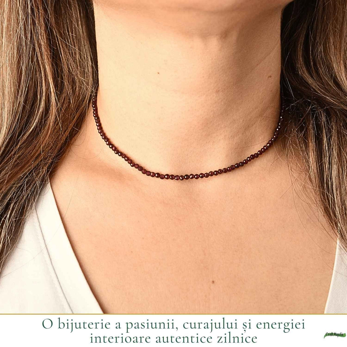 Colier Fin la Baza Gatului Tip Choker cu Granat Fatetat 2 mm – Pasiune si Energie Interioara