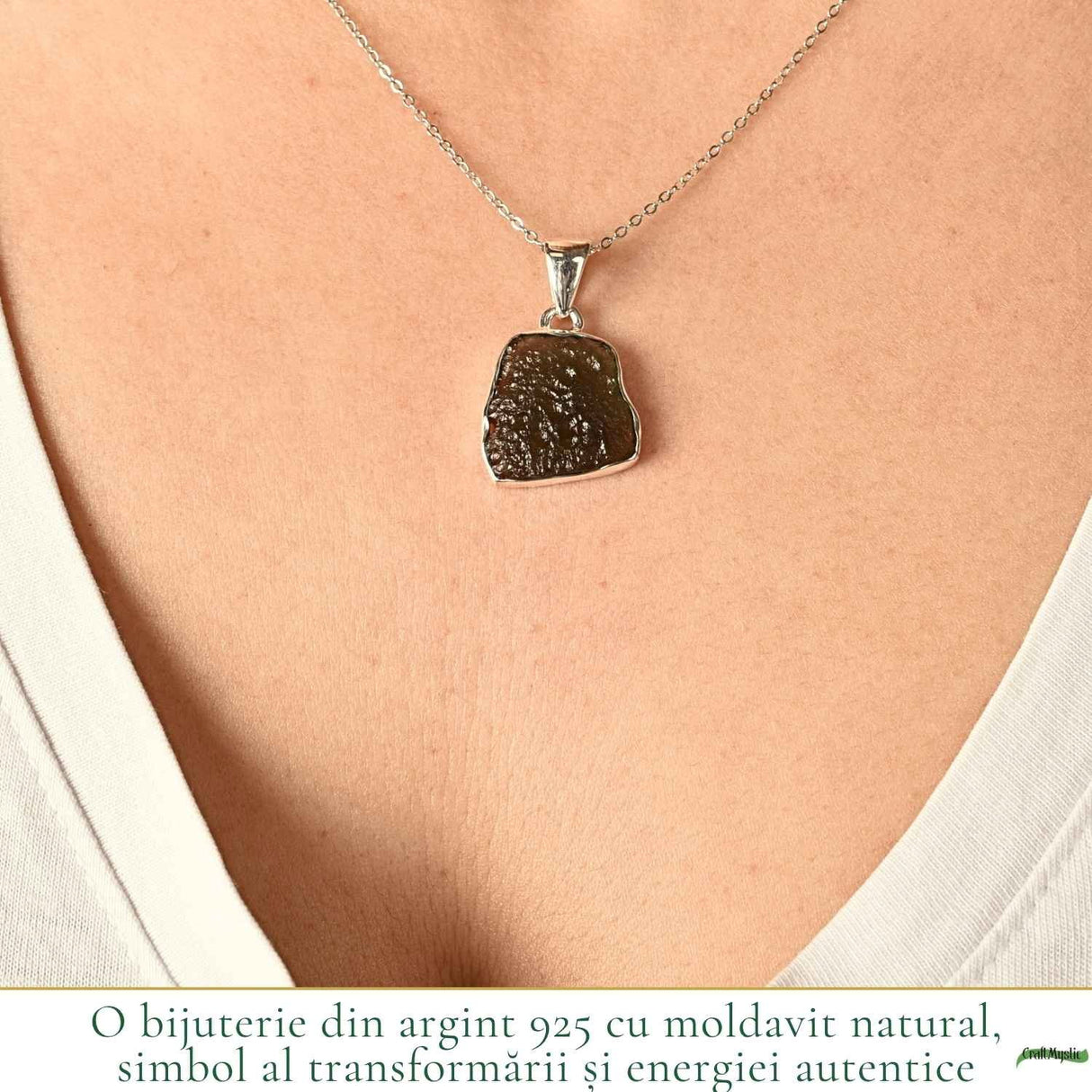 Colier argint 925 cu moldavit brut neuniform – transformare si claritate interioara