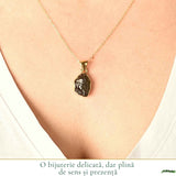 Colier Moldavit Brut Neuniform Argint 925 Placat cu Aur de 18k – Claritate si Transformare Interioara