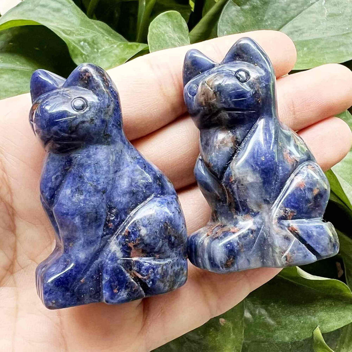 Figurina Sodalit pisica 4cm sculptata manual din cristal semipretios - Statuie pisica din cristal vindecator natural pisica pentru decorarea interioara, buzunar