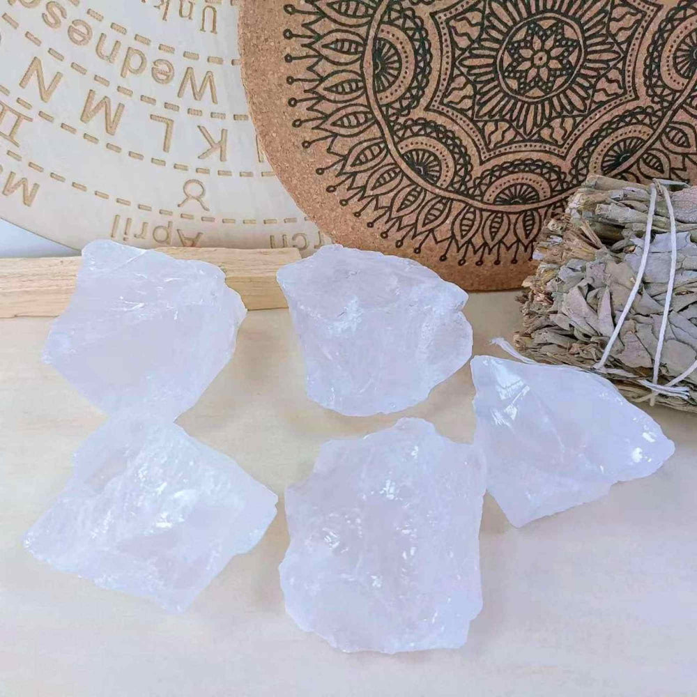 Pietre Brute Naturale din Cuart Transparent - Energie Pura si Protectie, Dimensiuni 4-5 cm
