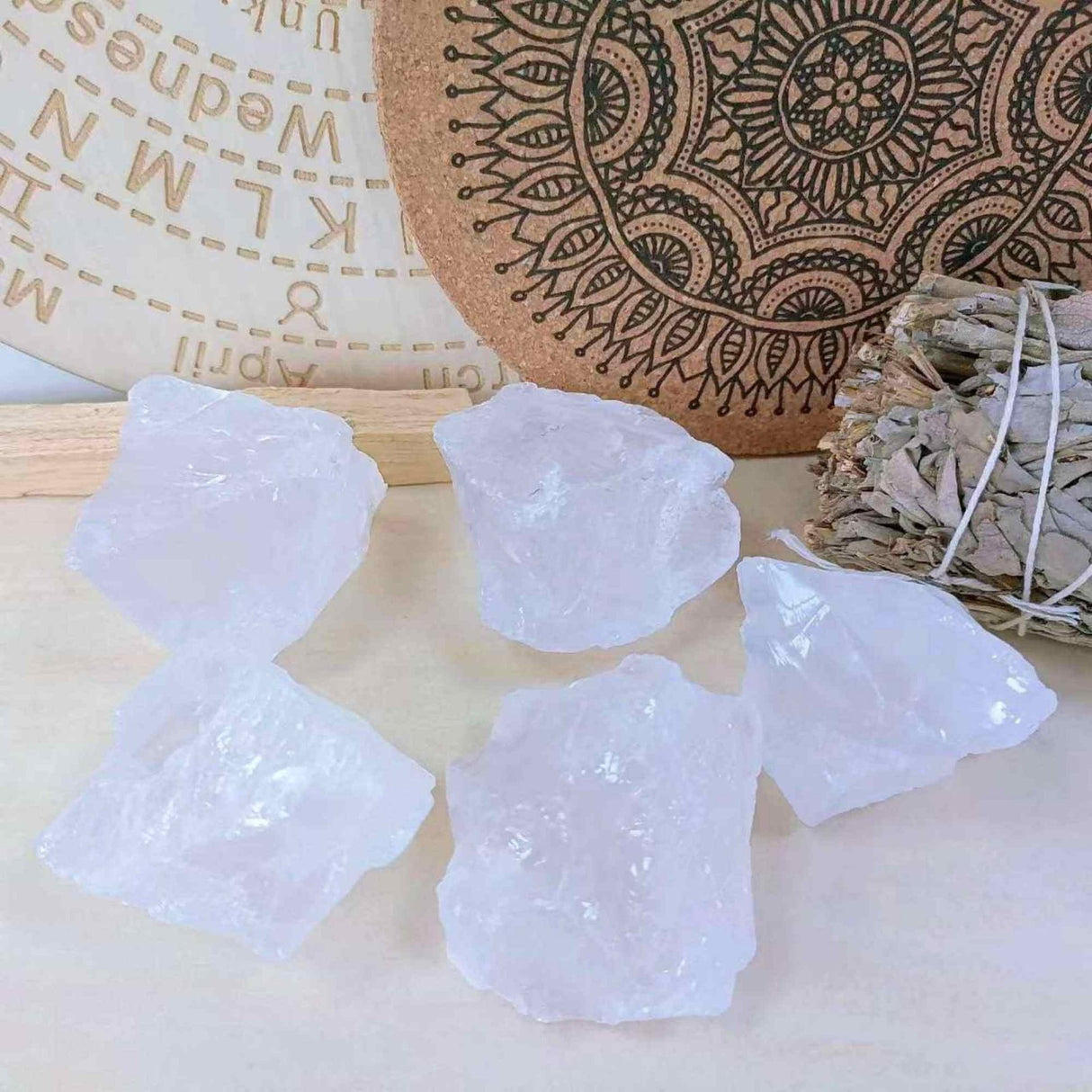 Pietre Brute Naturale din Cuart Transparent - Energie Pura si Protectie, Dimensiuni 4-5 cm