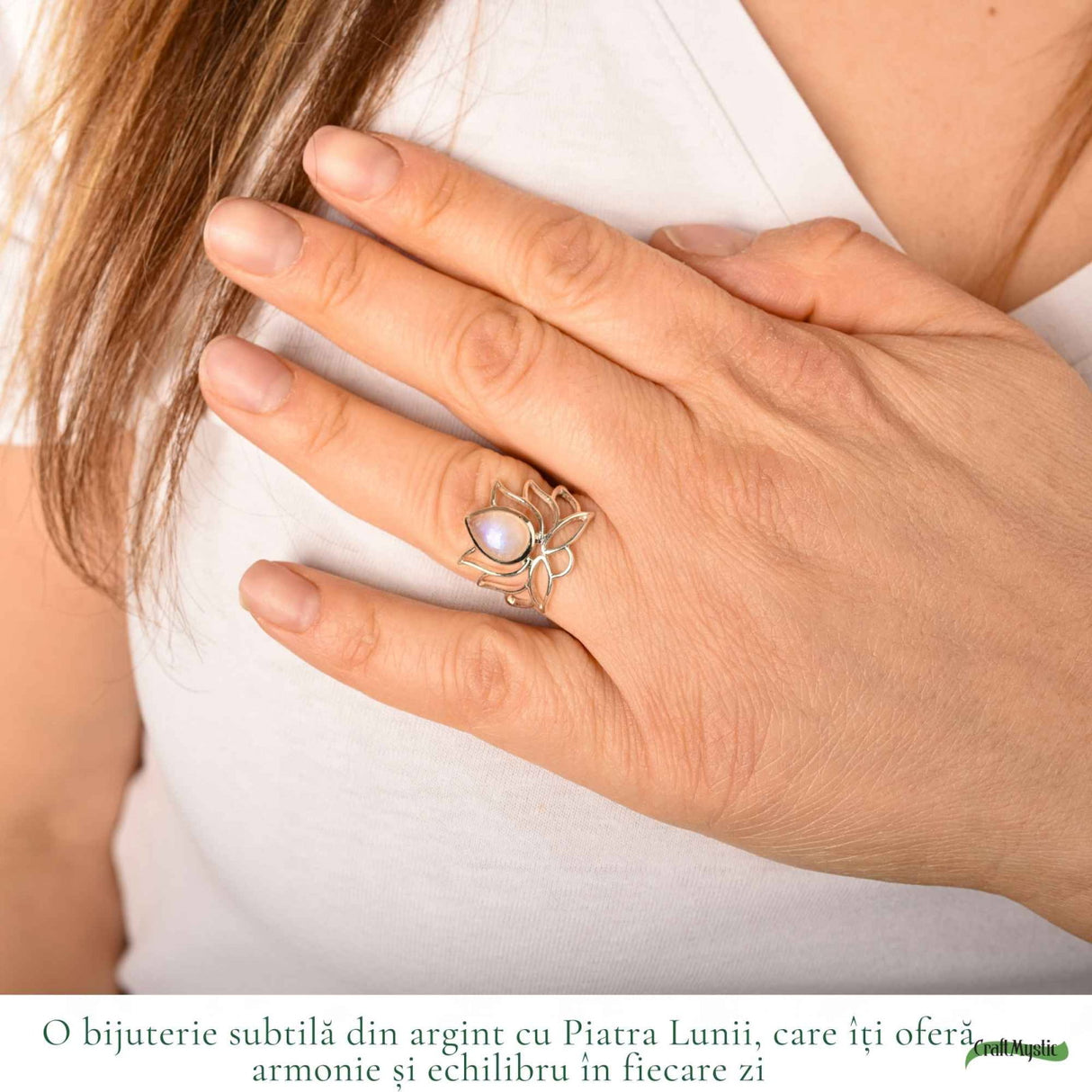 Inel Argint 925 Floare de Lotus cu Piatra Lunii – Echilibru si Liniste Interioara