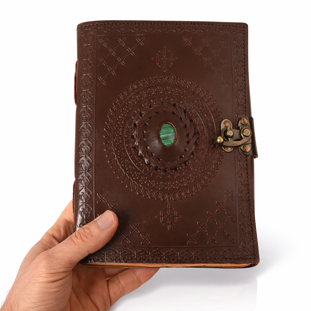 Jurnal vintage „Sigiliul Timpului” din piele naturala cu hartie din bumbac galbena si piatra decorativa Malachit 20x15 cm