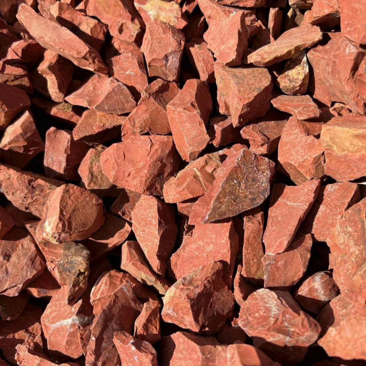 Piatra Bruta Naturala Jasp Rosu - Energie Pozitiva si Echilibru Emotional, Dimensiuni 4-5 cm