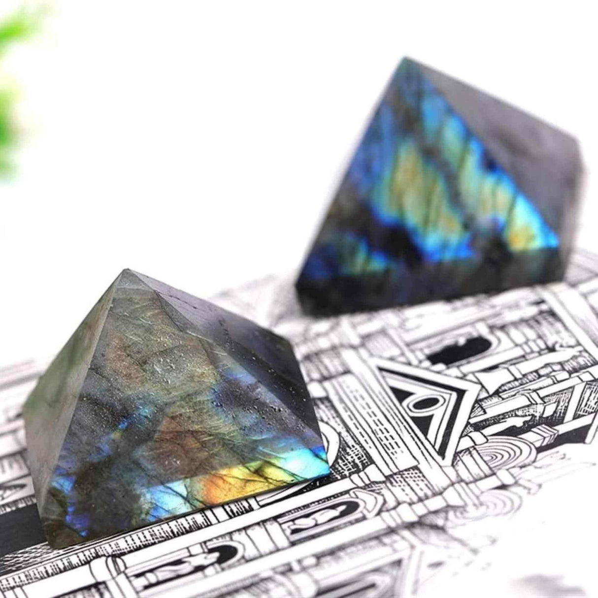 Piramida 6cm din Cristal din Labradorit - Ornament Mineral Specimen pentru Chakre
