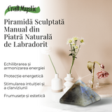Piramida din Labradorit Sculptata Manual, 4 cm - Amplificator de Protectie si Intuitie
