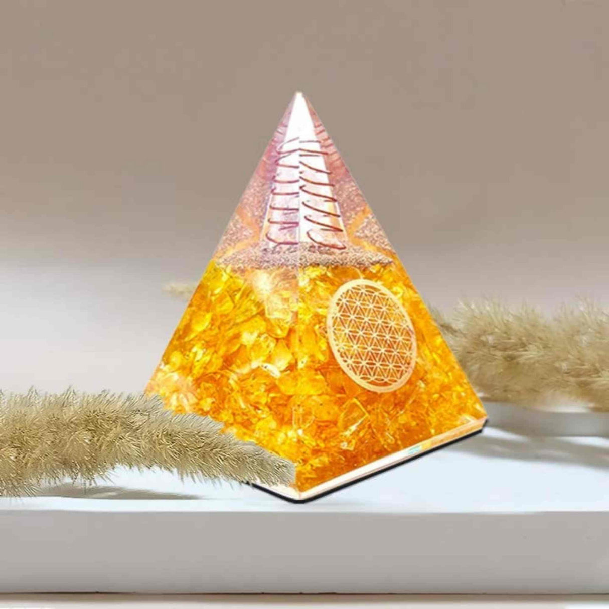 Piramida Orgonica cu Citrin si simbolul floarea vietii 8 cm - pentru intelepciune, bogatie si succes
