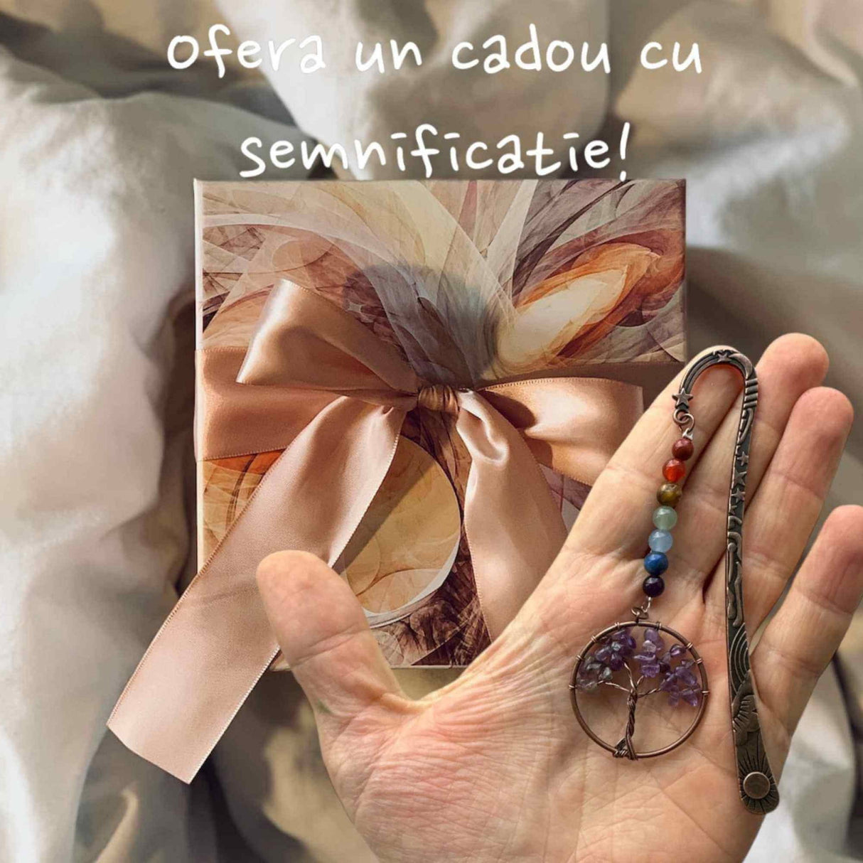 Semn de Carte cu Arborele Vietii si Cele 7 Chakre, Decorat cu Pietricele de Ametist - Un Cadou Spiritual Inedit