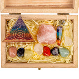 Set premium cu cristale, pietre naturale si piramida orgonica in cutie de lemn - 11 piese pentru meditatie, spiritualitate, echilibrarea chakrelor – Piramida orgonica chakra , pendul chakra, cuart roz
